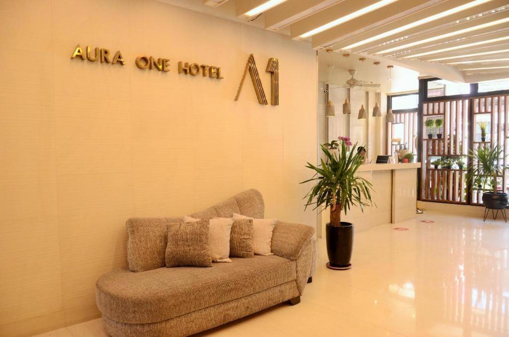 Aura One Hotel Baguio City Exteriör bild
